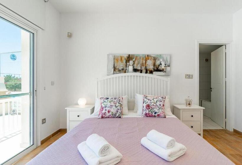 Villa Amelia By Ezoria Villas