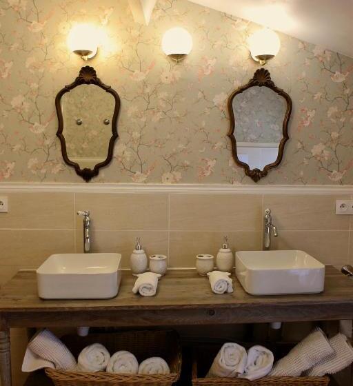 הוסטל 1560  Domaine Des Cinq Jardins  A Magical And Authentic Mansion