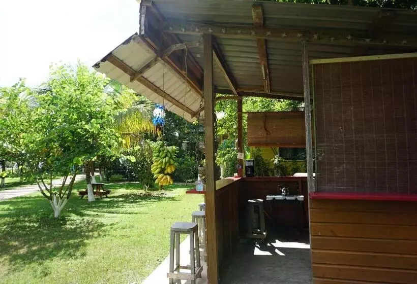 Retkeilymaja Mana Kai Camping & Cabins