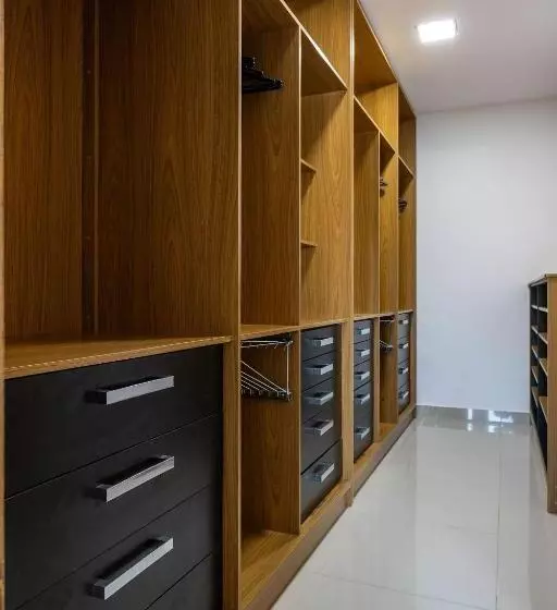Casa Incrível Com 04 Suítes   5 Min De Itacoatiara