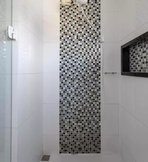Casa Incrível Com 04 Suítes   5 Min De Itacoatiara