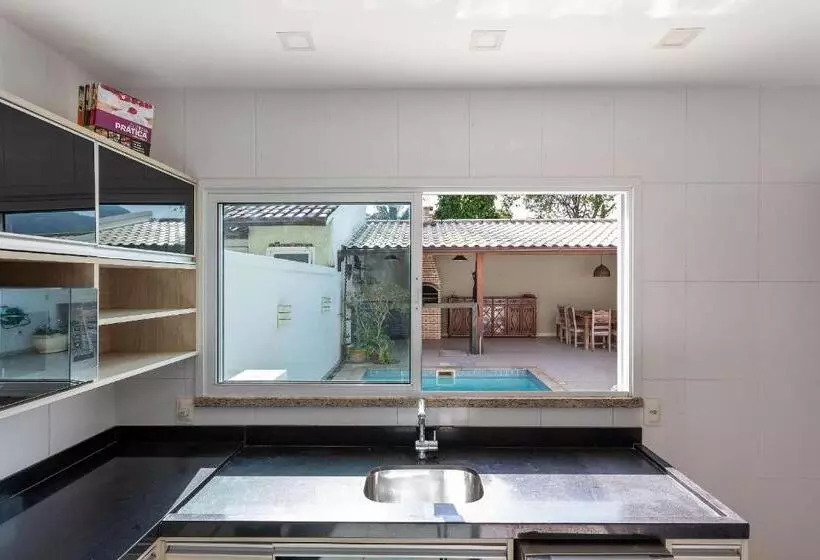 Casa Incrível Com 04 Suítes   5 Min De Itacoatiara