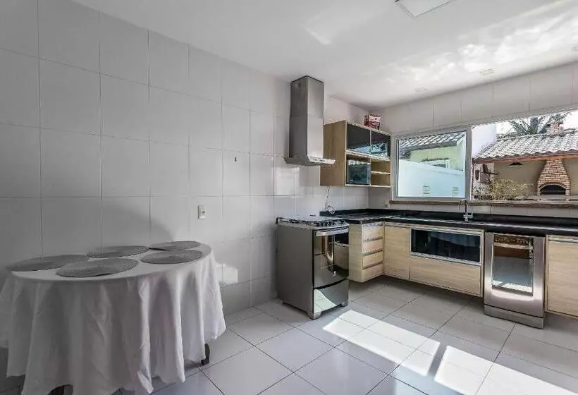 Casa Incrível Com 04 Suítes   5 Min De Itacoatiara