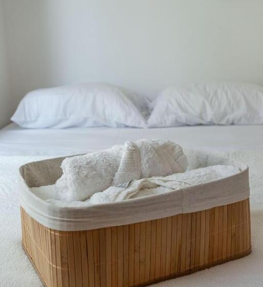 Casa Incrível Com 04 Suítes   5 Min De Itacoatiara