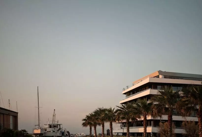 ホテル Laguna Faro Suites   Adults Only & Free Beach