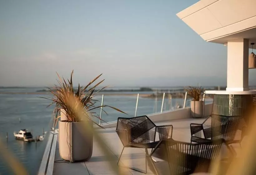 ホテル Laguna Faro Suites   Adults Only & Free Beach