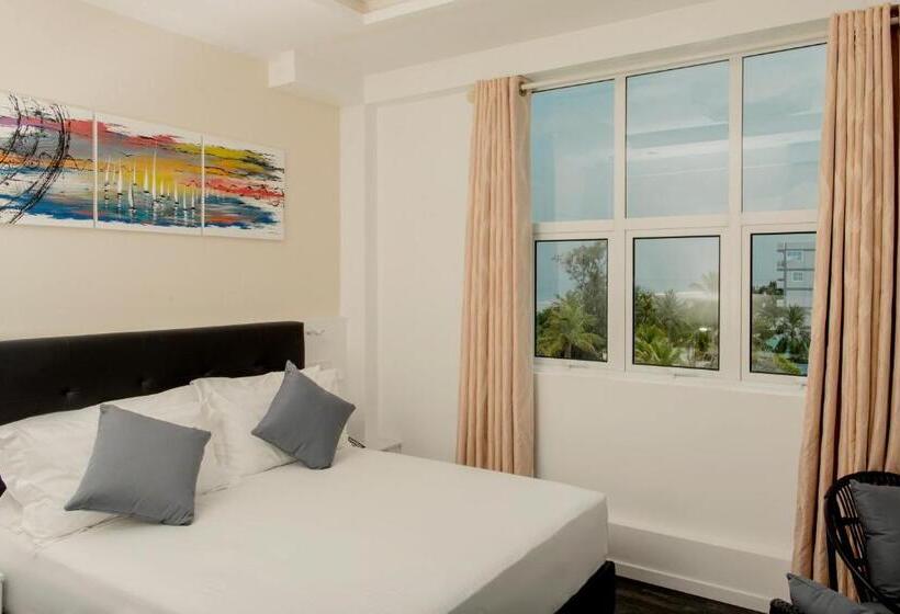 پانسیون Acacia Beach