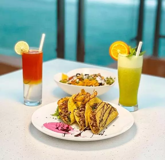 پانسیون Acacia Beach