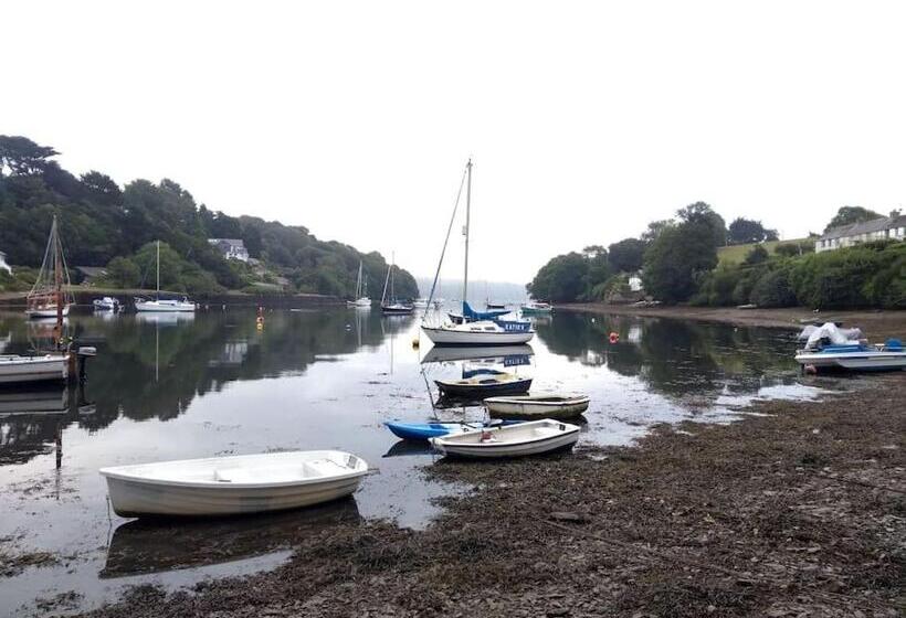 Dingley Dell   Superb Location For Truro In Private Accommodation