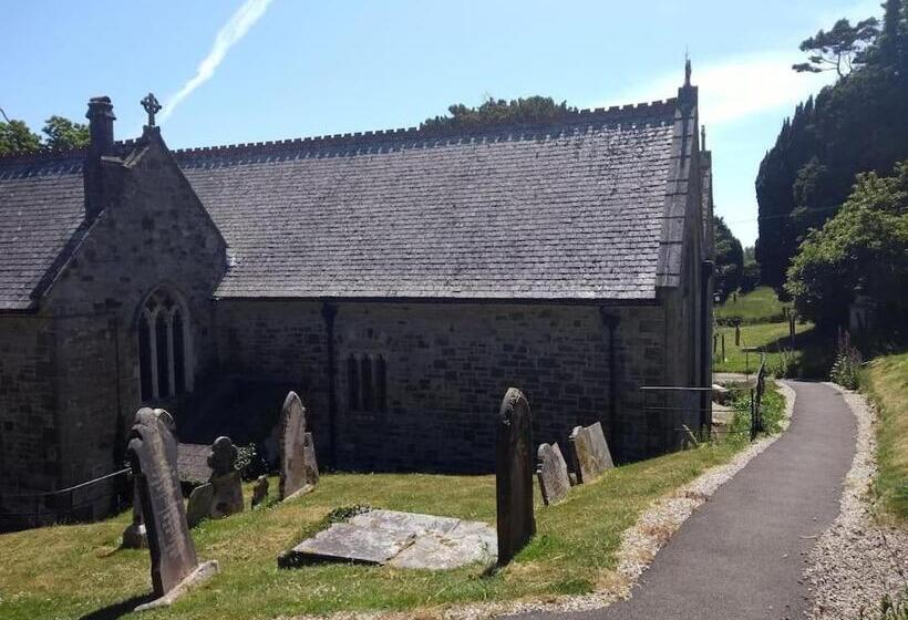 Dingley Dell   Superb Location For Truro In Private Accommodation