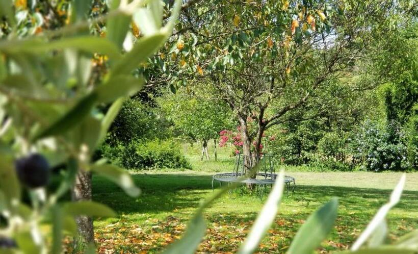 Romantic Bijou Gite With Shared Pool