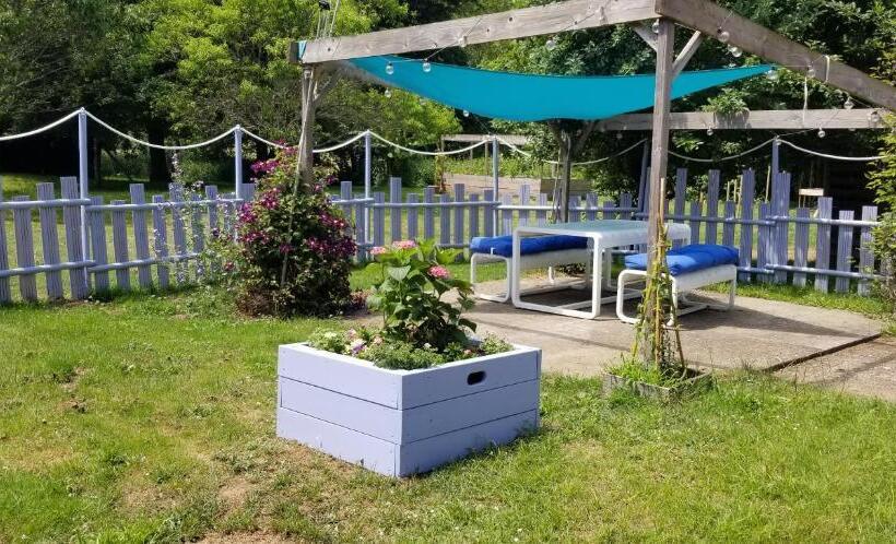 Romantic Bijou Gite With Shared Pool