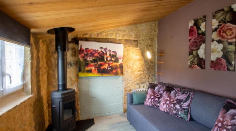 Romantic Bijou Gite With Shared Pool