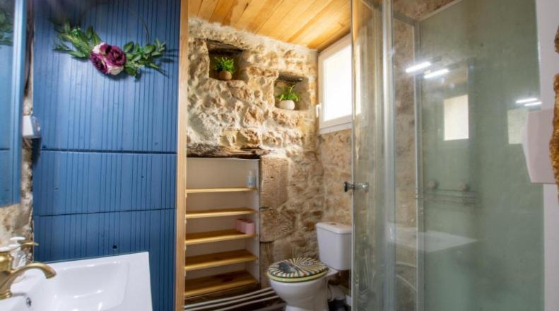 Romantic Bijou Gite With Shared Pool