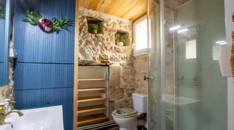 Romantic Bijou Gite With Shared Pool