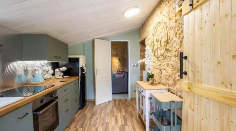 Romantic Bijou Gite With Shared Pool