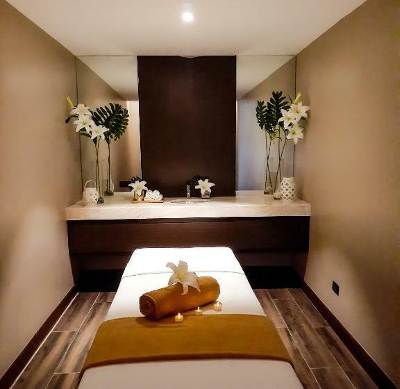 The Excelsior Hotel Las Piñas