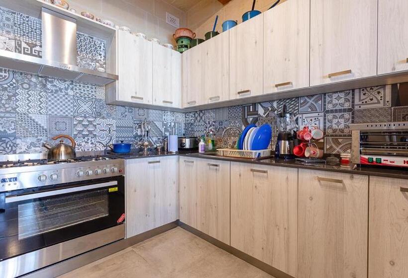 Ajuga Luxury Boutique B&b