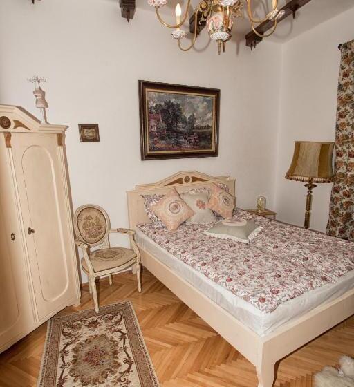 پانسیون Casa Rosca