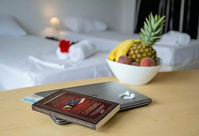 Majatalo Guest House Elidis