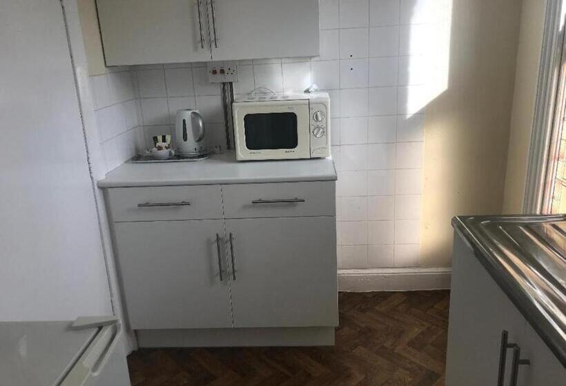 הוסטל Valley Bar