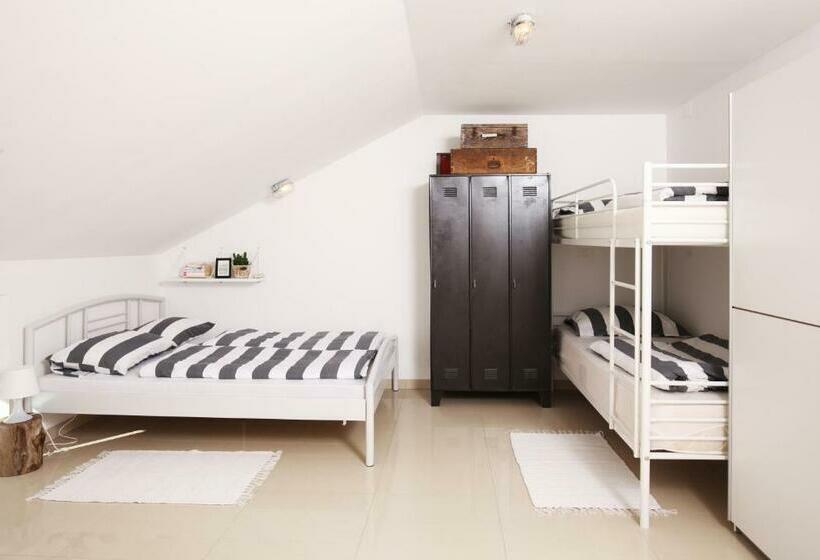 Eagleâ€™s Nest Hostel