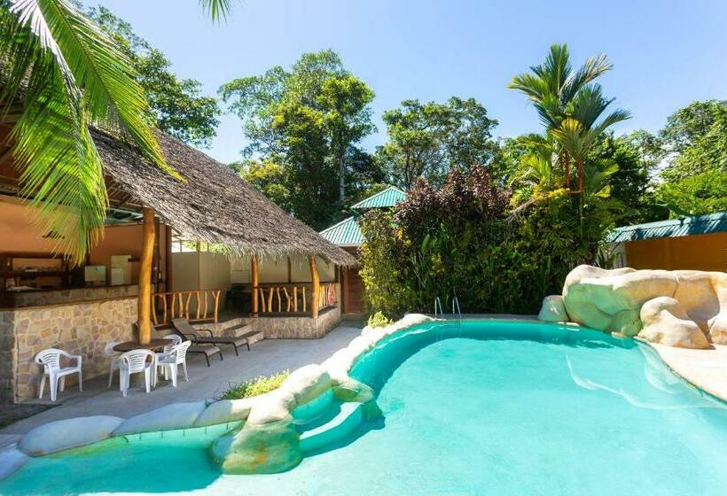 هتل Bungalows Calalú