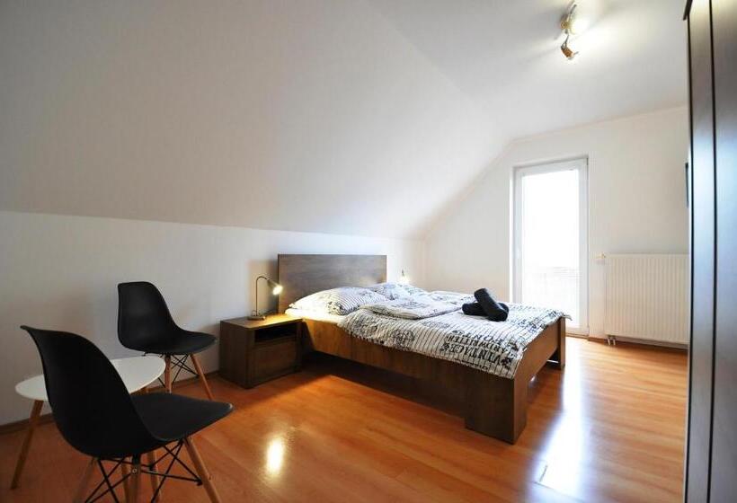 פנסיון Villa Jarka