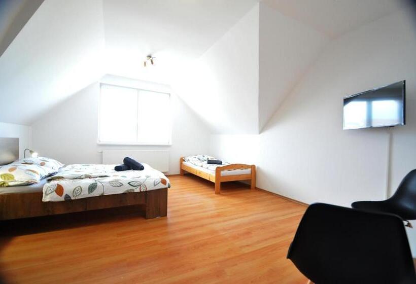 פנסיון Villa Jarka