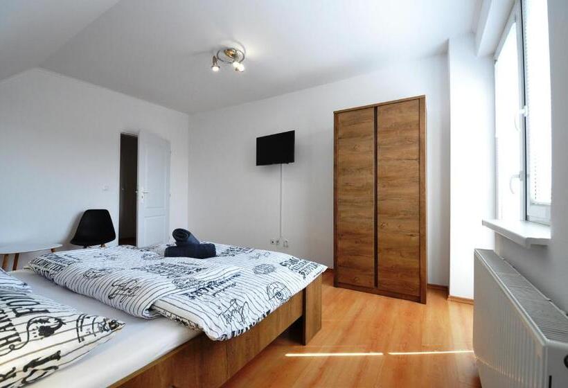 פנסיון Villa Jarka