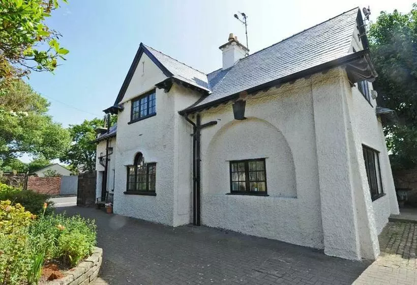 ベッドアンドブレックファースト Seaways Cottage Hoylake