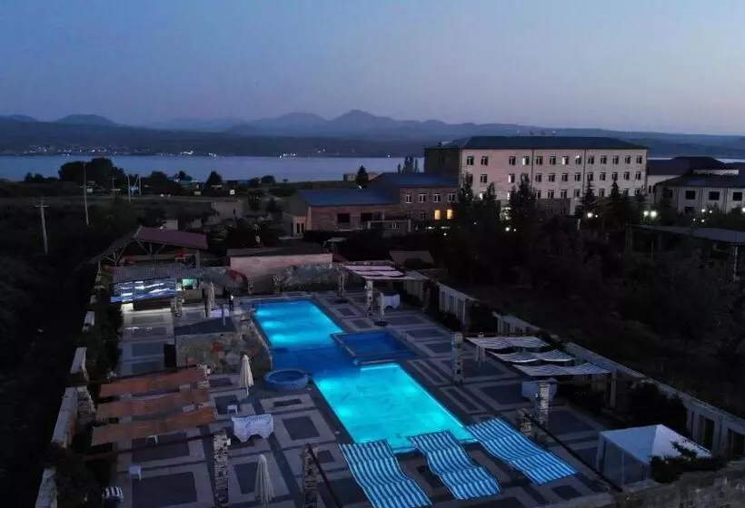 Maria Resort
