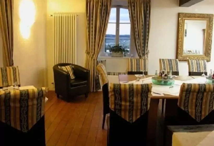 Burghaus & Villa Kronenburg