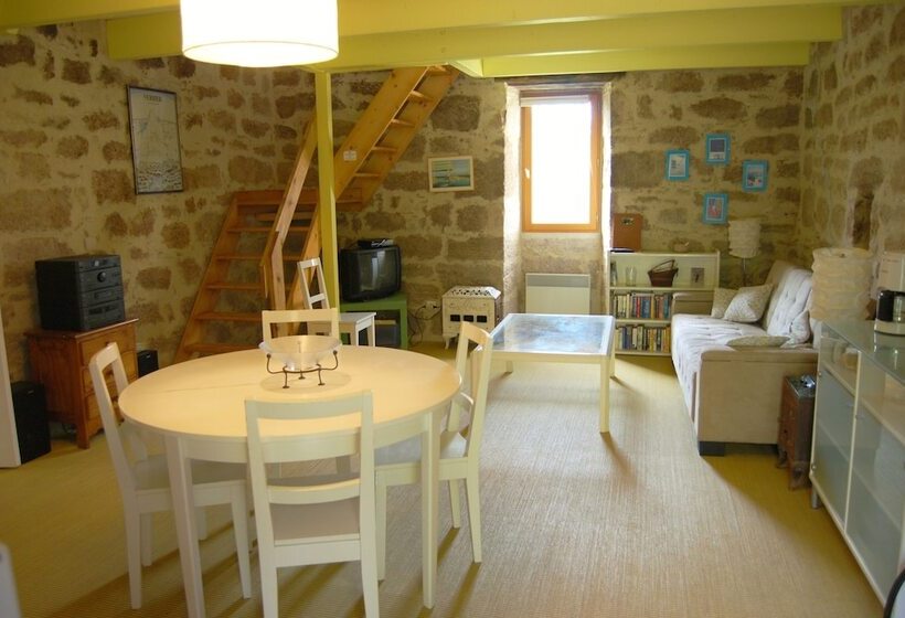 ホテル Hôtel Restaurant Le Mûrier De Viels   Grand Figeac