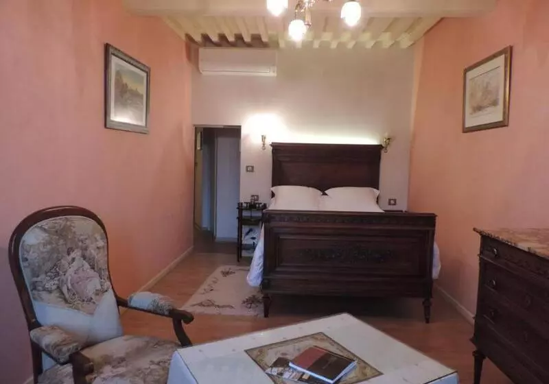 ホテル La Maison Des Consuls