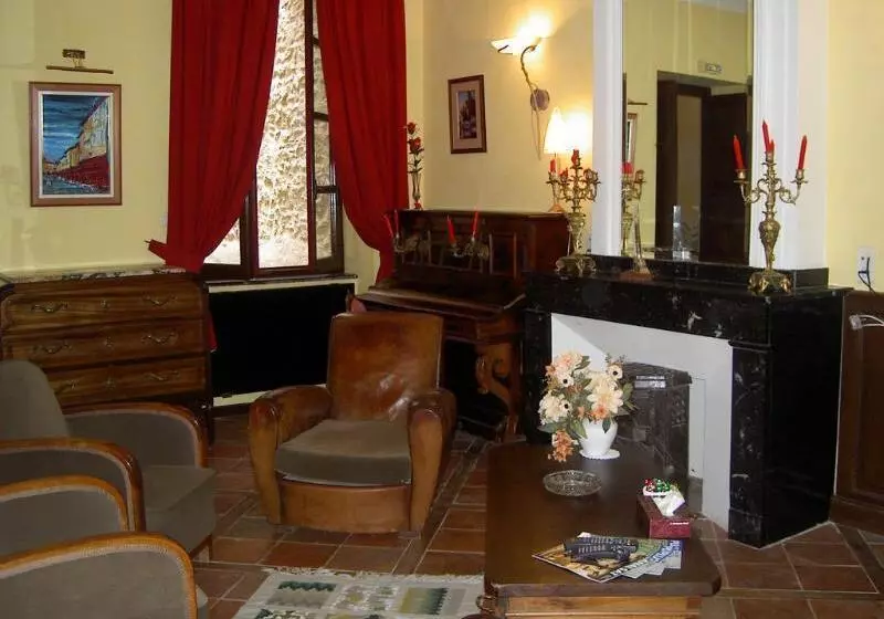 ホテル La Maison Des Consuls