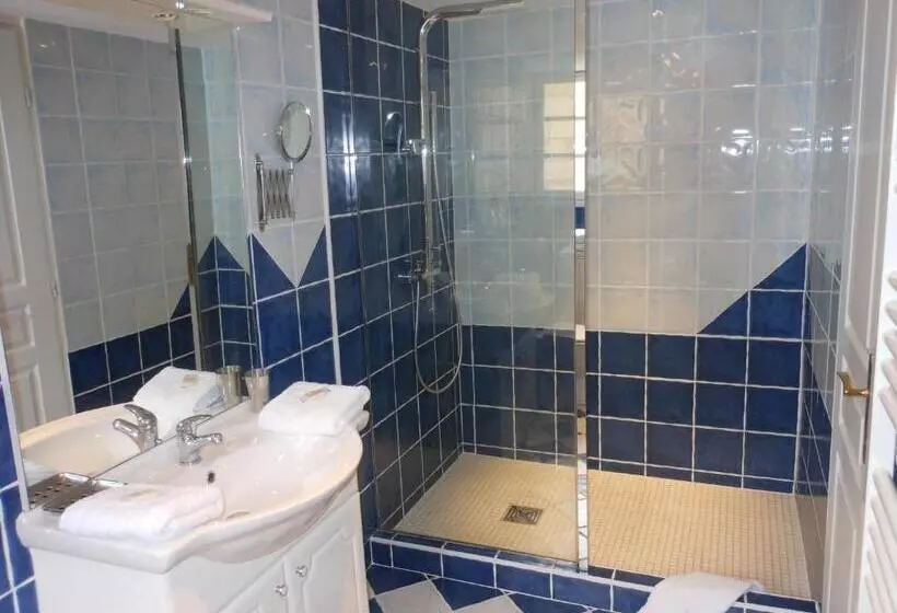 هتل Les Logis Du Roy