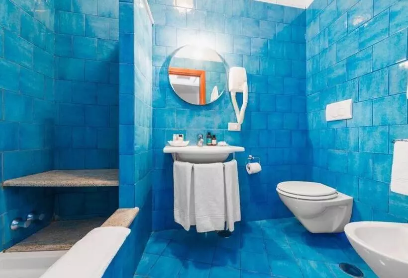 هتل Lo Scoglio
