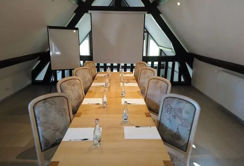 Logis Hotel Le Relais De La Poste Restaurant Le Fil Du Temps