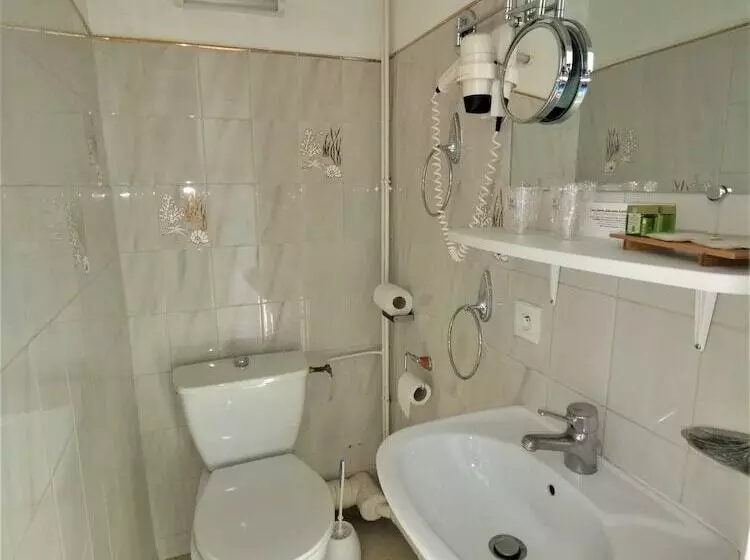 Logis Hotel Le Relais De La Poste Restaurant Le Fil Du Temps