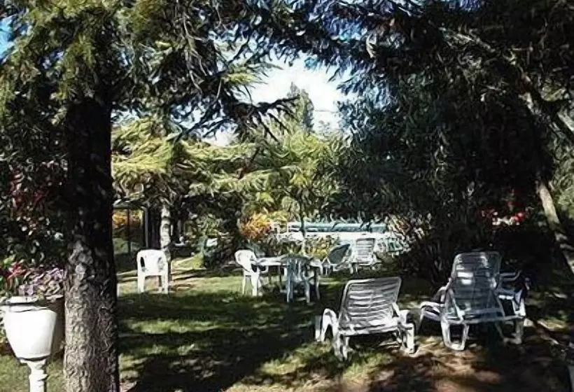 Отель Relais De Frejeroques