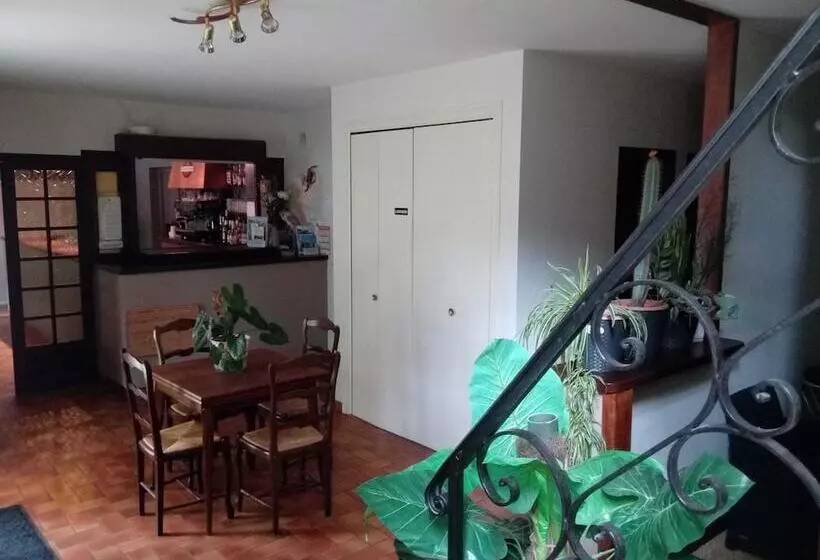 Отель Relais De Frejeroques