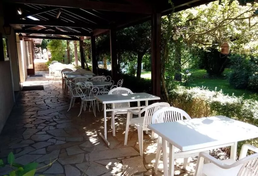 Отель Relais De Frejeroques