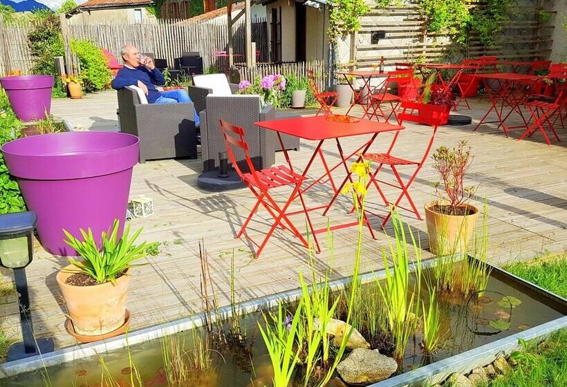 Logis Hotel Restaurant La Barguillere