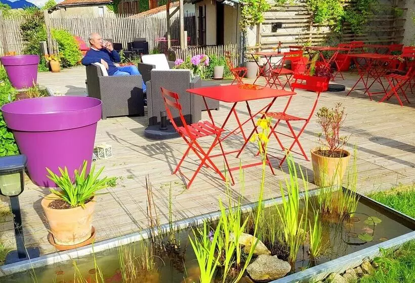 Logis Hotel Restaurant La Barguillere