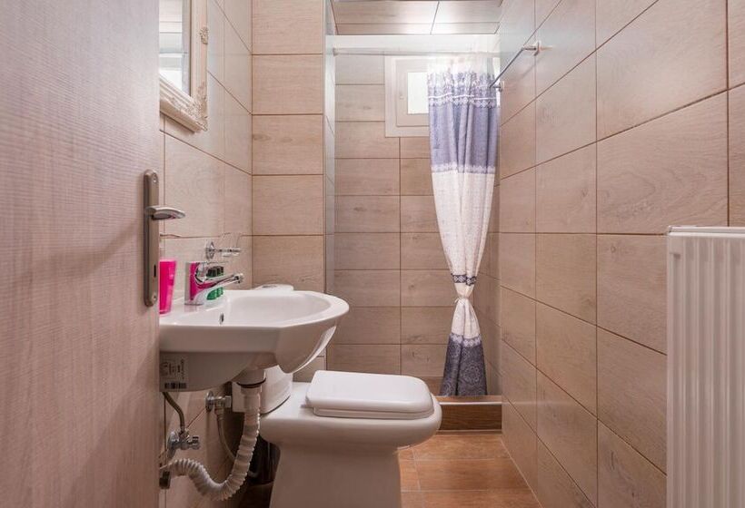 فندق Ouzas Luxury