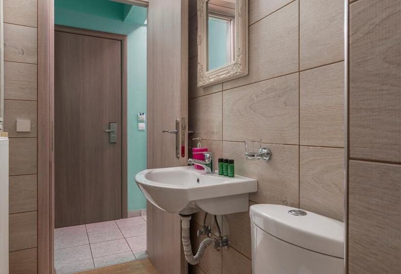 فندق Ouzas Luxury