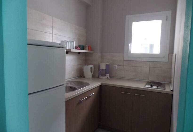 فندق Ouzas Luxury