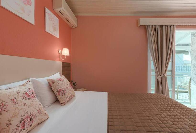 فندق Ouzas Luxury