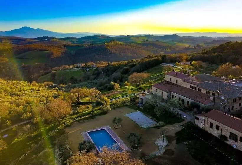 Отель Lachiusa Tuscany